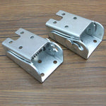 90 degree self-locking folding hinge